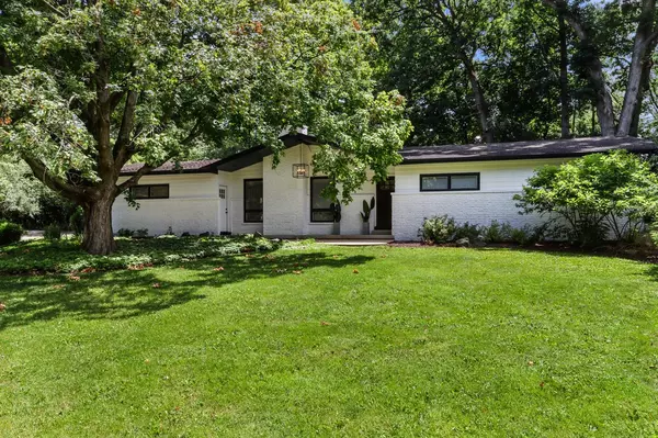 663 S Lakeshore DRIVE, Fontana, WI 53125