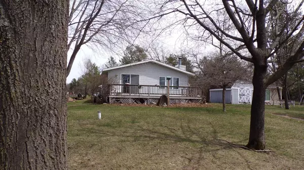 989 Falk Ct, Nekoosa, WI 54457