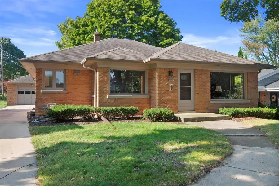 10319 W Melvina STREET, Milwaukee, WI 53222
