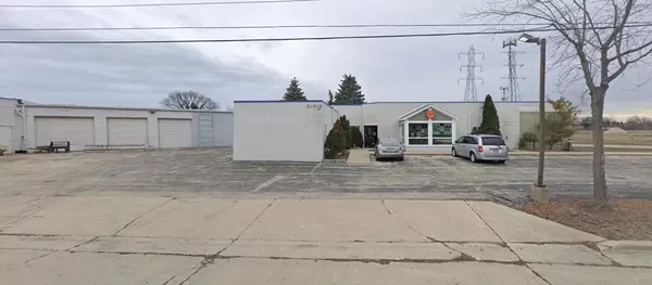 4230 W Loomis ROAD, Greenfield, WI 53221