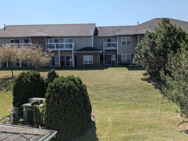 6757 99th PLACE #CC, Pleasant Prairie, WI 53158