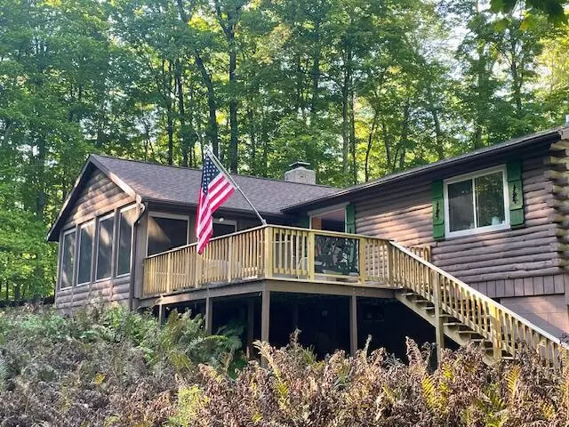 W6230 Olivia LANE, Crivitz, WI 54114
