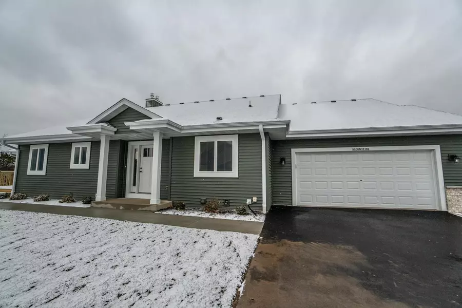 W206N16182 Stonebrook DRIVE, Jackson, WI 53037