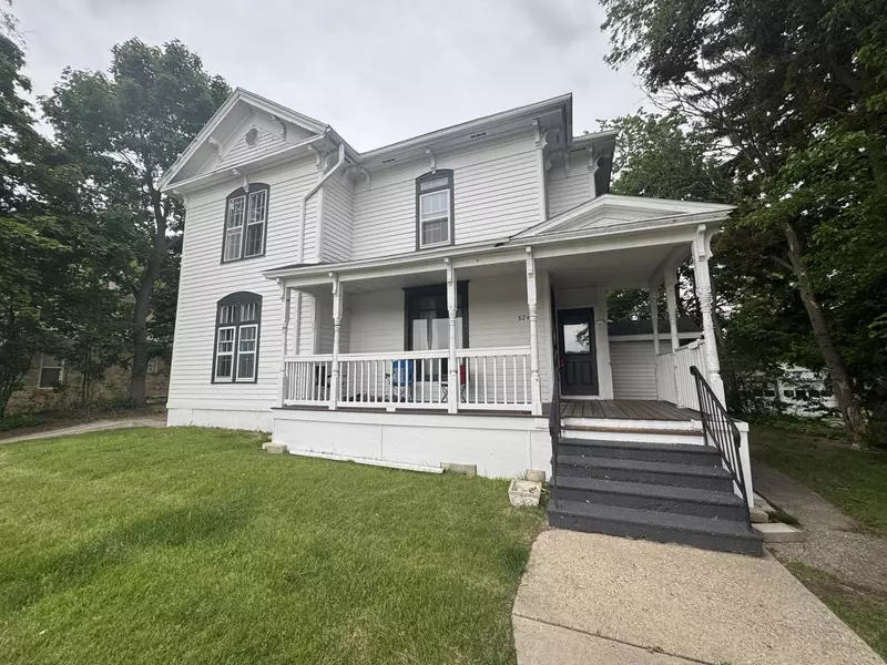 824 W Conger STREET, Whitewater, WI 53190