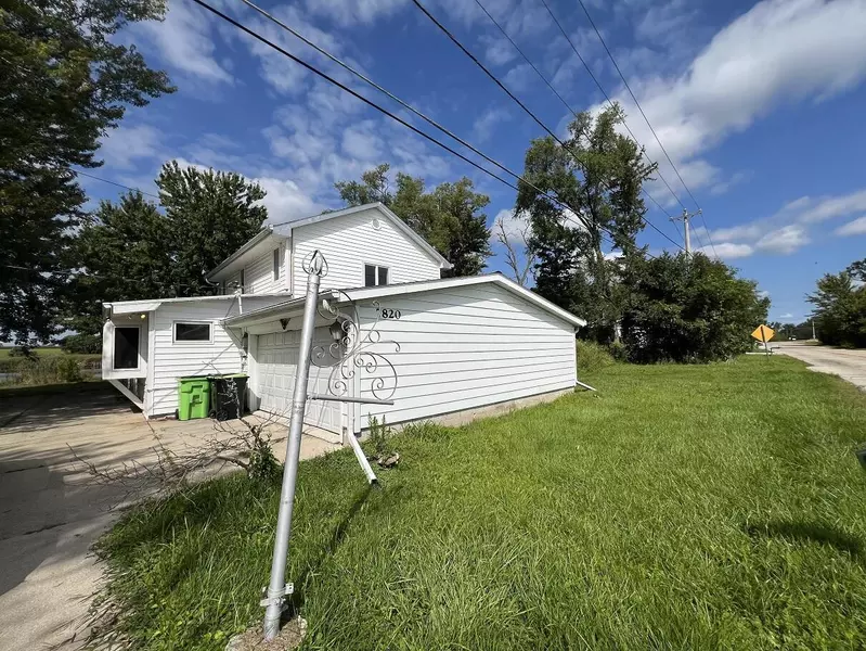 7820 Fox River ROAD, Waterford, WI 53185