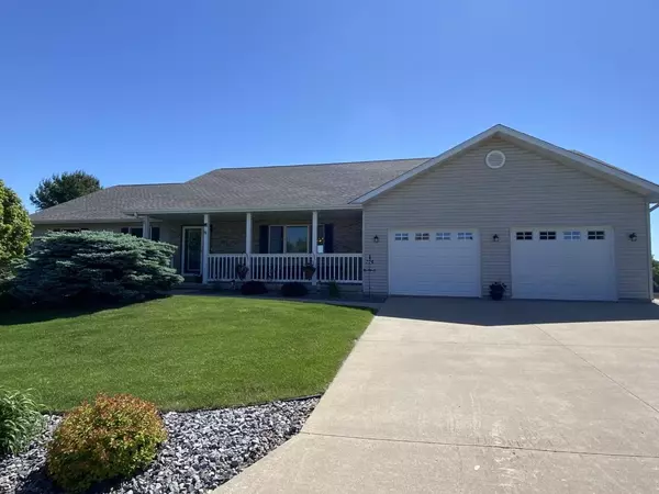 503 Uplands Dr, Dodgeville, WI 53533