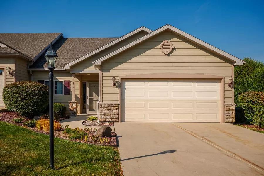 102 Walnut Ridge DRIVE #20, Union Grove, WI 53182