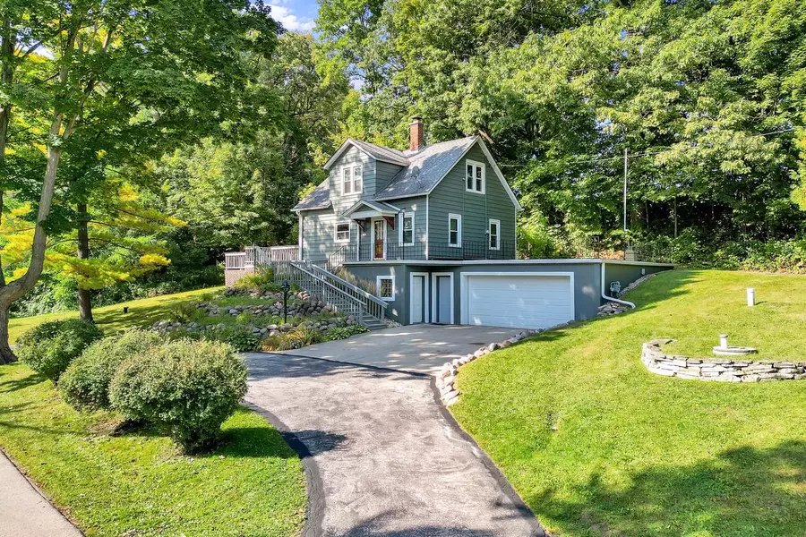 7107 River DRIVE N, West Bend, WI 53090