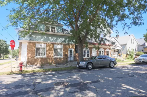 3700 E Pulaski AVENUE #3706, Cudahy, WI 53110