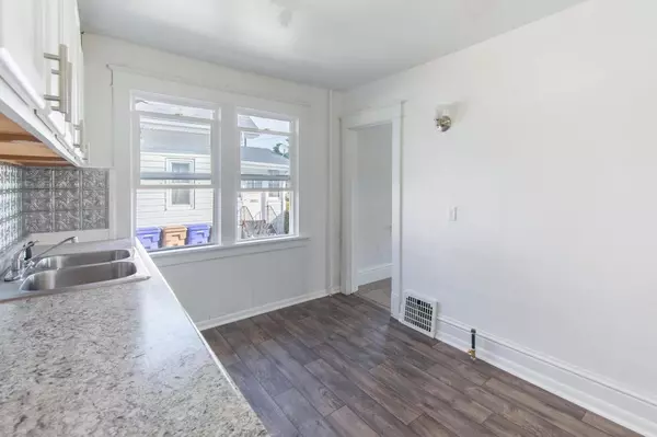 Kenosha, WI 53140,3916 10th AVENUE