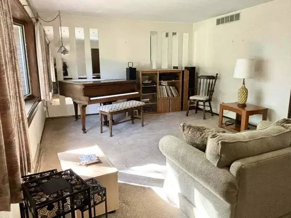 Glendale, WI 53209,6415 N Atwahl DRIVE