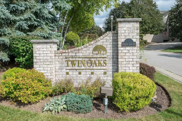 Franklin, WI 53132,8629 S Country Club DRIVE