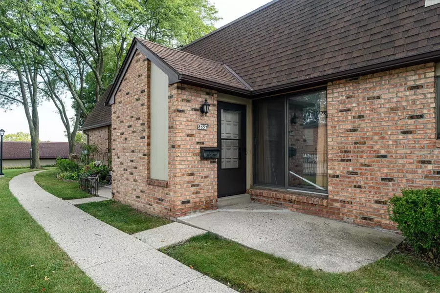 8657 N 72nd STREET, Milwaukee, WI 53223