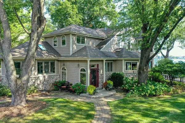 428 S Golden Lake LANE, Summit, WI 53066