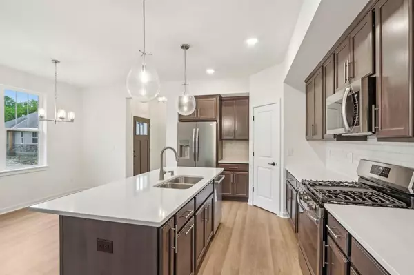 Jackson, WI 53037,W204N17669 Laurel PLACE #602