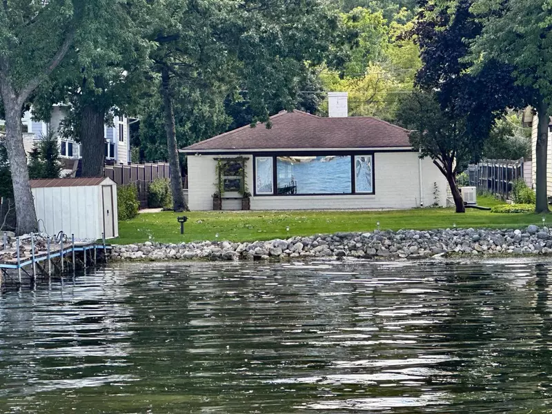 N21W28512 Louis AVENUE, Pewaukee, WI 53072