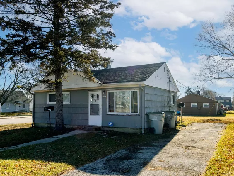 6001 W Carmen AVENUE, Milwaukee, WI 53218