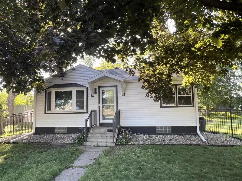 2218 15th STREET S, La Crosse, WI 54601