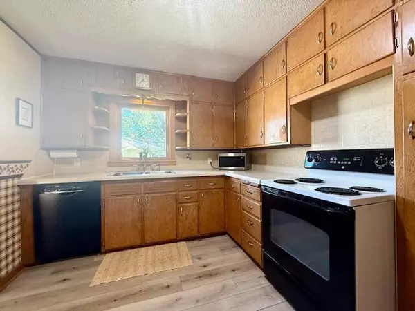 Caledonia, MN 55921,524 Kingston STREET N