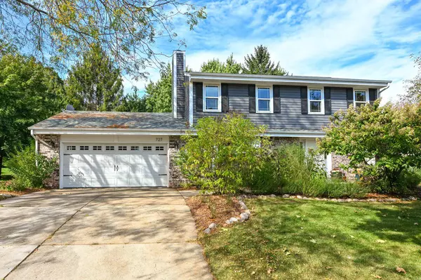 727 Overland TRAIL,  Grafton,  WI 53024