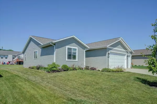 Stoughton, WI 53589,2034 Carl Ave