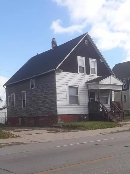 2468 N 35th STREET, Milwaukee, WI 53210