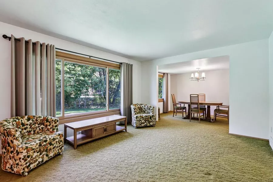 1405 S Westwoods ROAD, New Berlin, WI 53146