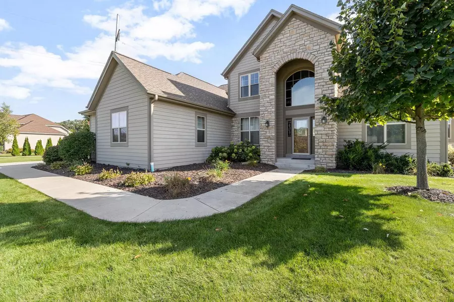 N73W29015 Bark River ROAD, Hartland, WI 53029