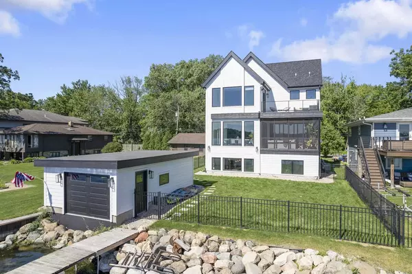 2798 Waubesa Ave, Madison, WI 53711