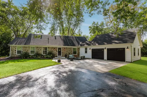1005 Lone Tree ROAD, Elm Grove, WI 53122