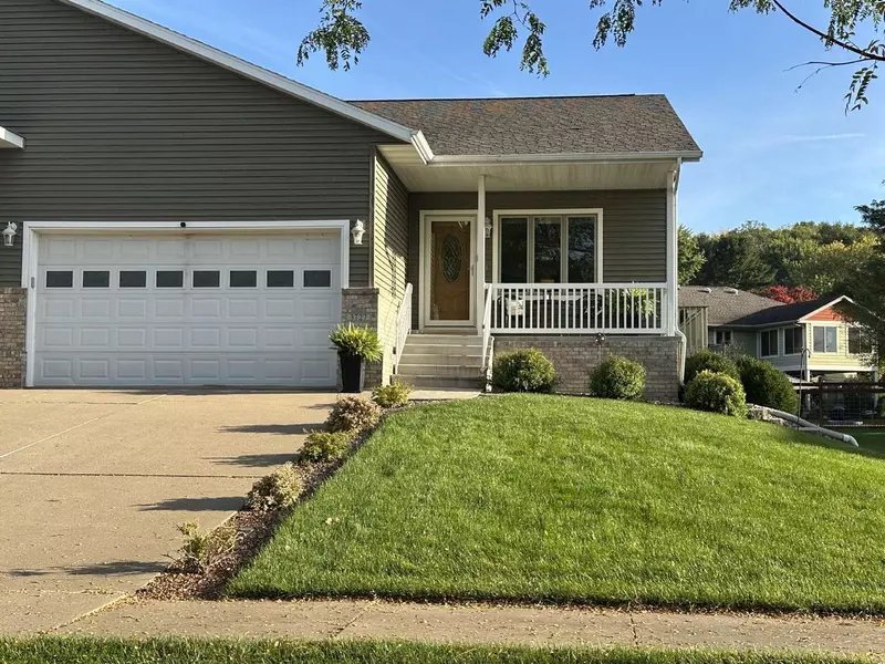 3727 Emerald DRIVE E, Onalaska, WI 54650