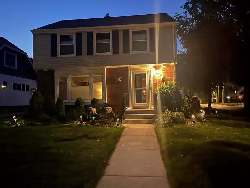 8302 Avon COURT, Wauwatosa, WI 53213