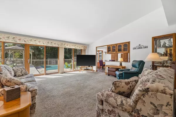 Menomonee Falls, WI 53051,N61W16085 Hawthorne DRIVE