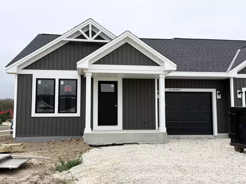 W219N16270 Primrose COURT, Jackson, WI 53037