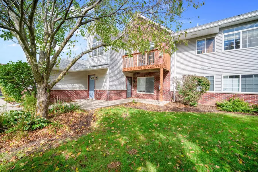 2145 Broken Hill ROAD #5, Waukesha, WI 53188