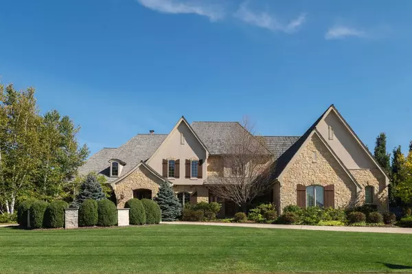 902 N Bluespruce CIRCLE, Hartland, WI 53029