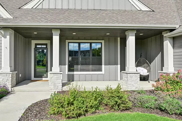 Pewaukee, WI 53072,W248N2151 Kettle Cove COURT
