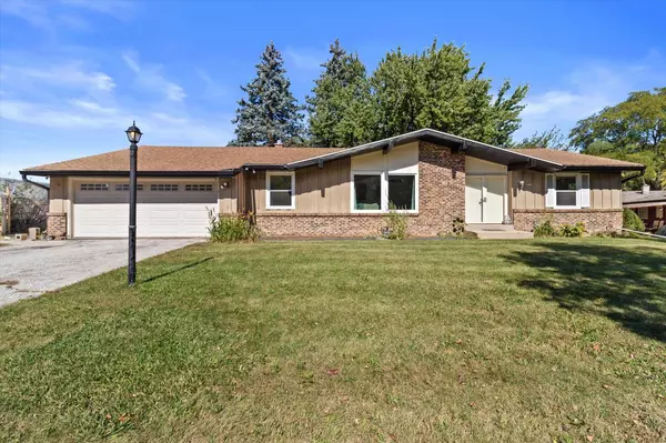 2826 W Green Tree ROAD, Glendale, WI 53209