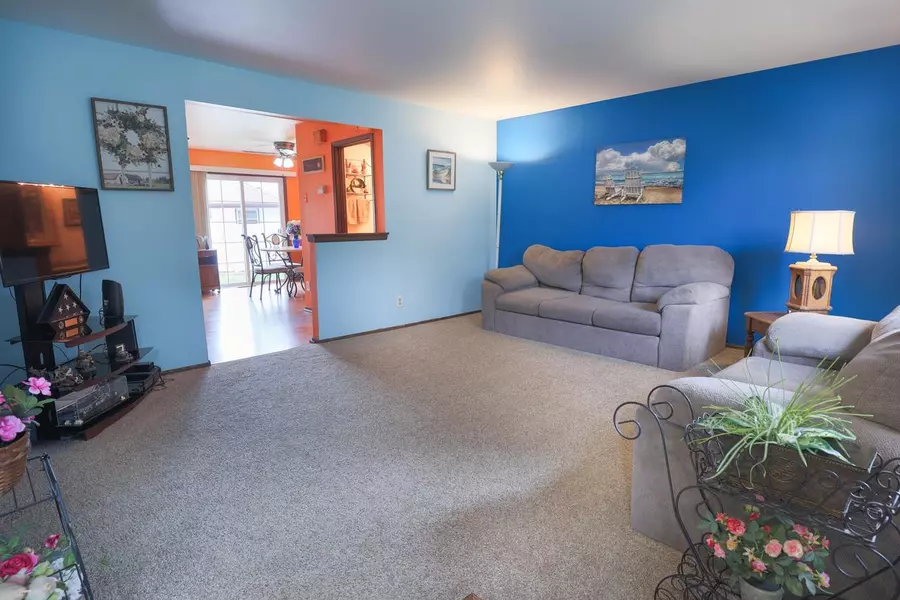 5442 S Nicholson AVENUE, Cudahy, WI 53110