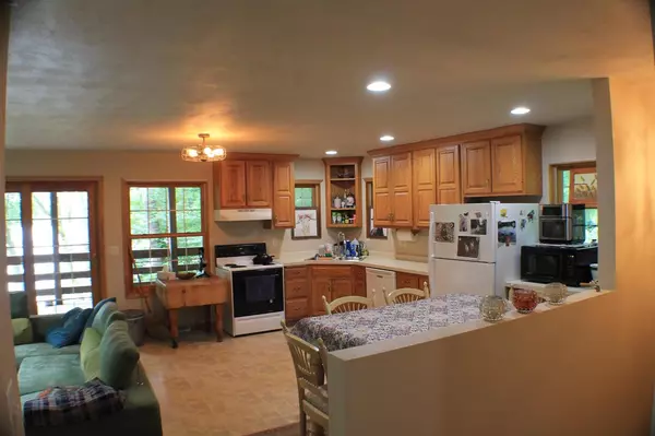 Redgranite, WI 54970,W4237 White swan Ln