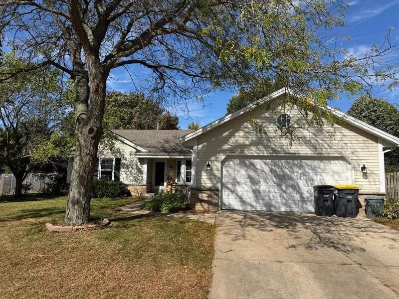 1936 Cliff Alex COURT N, Waukesha, WI 53189