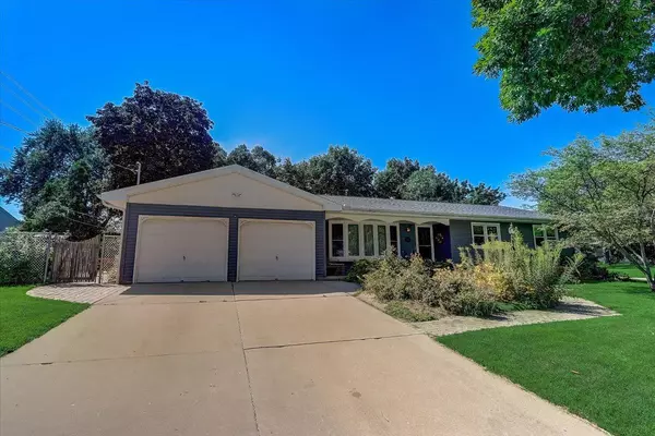 1422 Vondron Rd, Madison, WI 53716