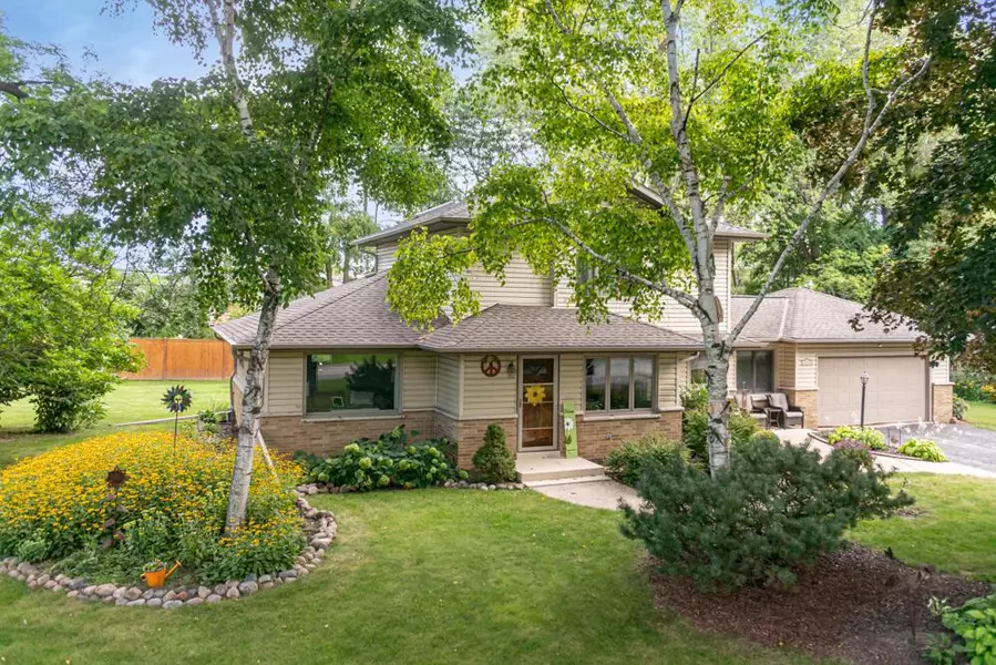 11216 Bridget LANE, Hales Corners, WI 53130