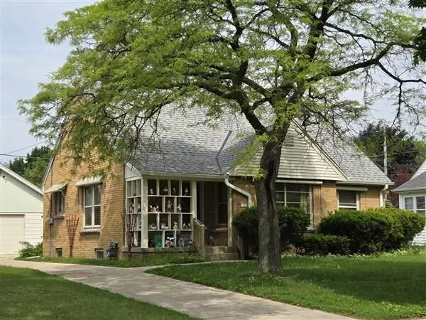 5525 N 12th STREET, Milwaukee, WI 53209