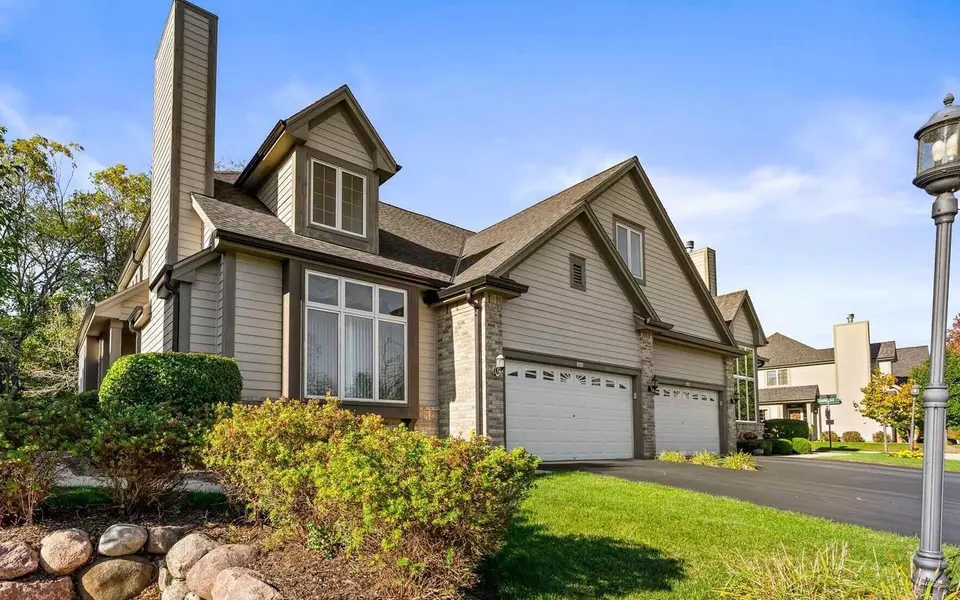 3402 Turnberry Oak DRIVE, Waukesha, WI 53188