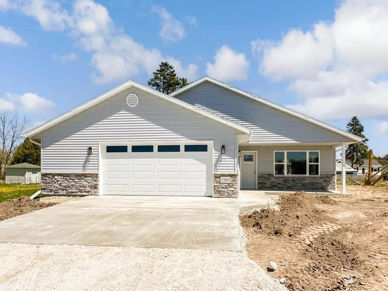 2303 S 19th STREET, Manitowoc, WI 54220