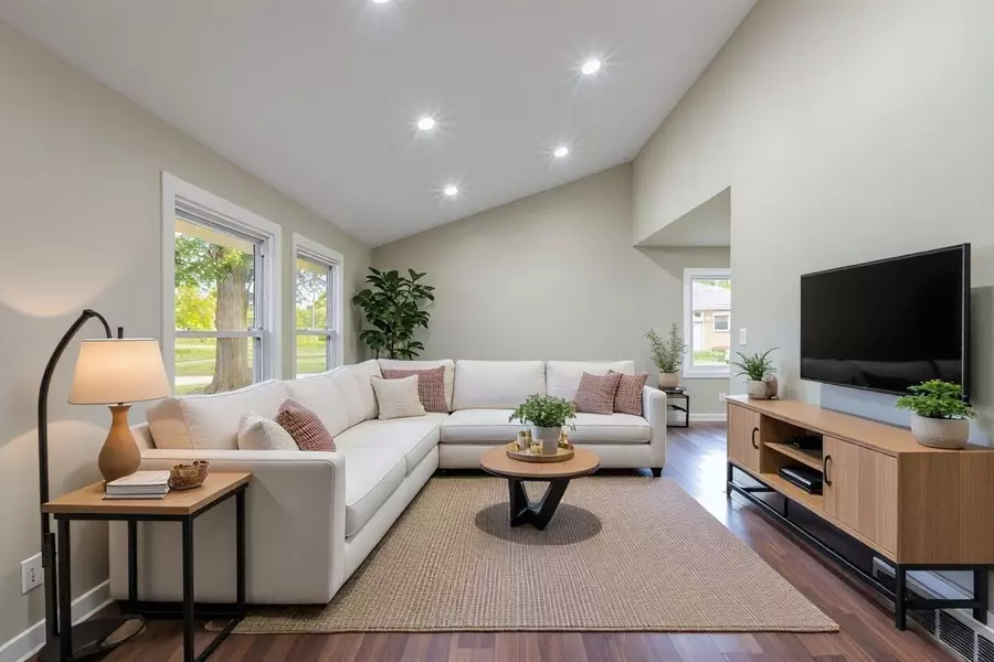 8014 S 13th STREET, Oak Creek, WI 53154