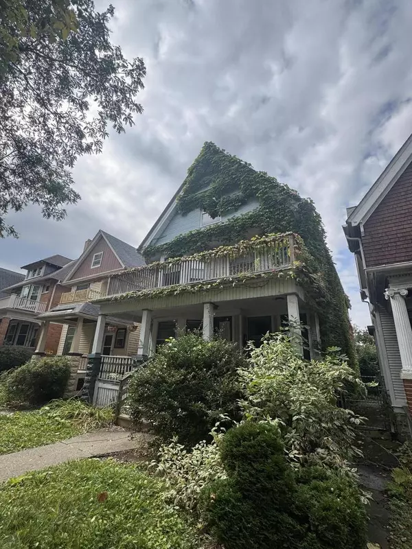 2579 N Frederick AVENUE #2581, Milwaukee, WI 53211