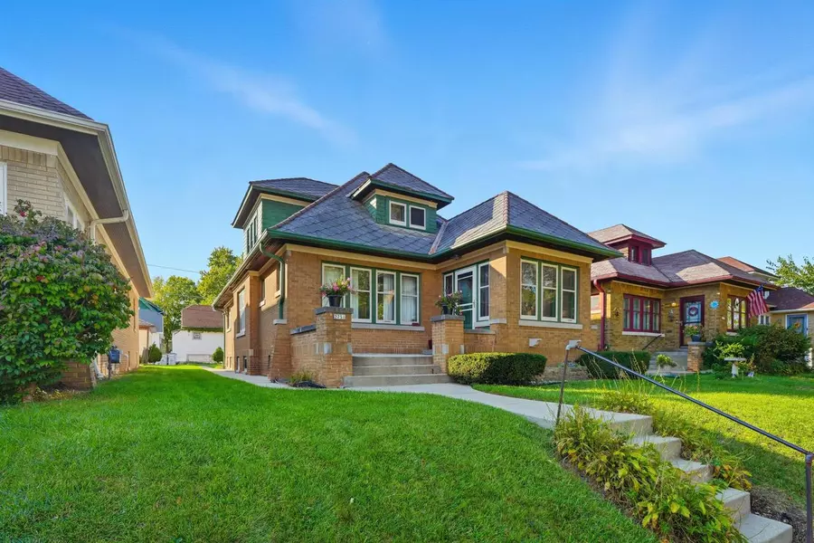 2751 N 55th STREET, Milwaukee, WI 53210