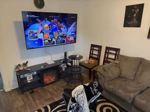 Milwaukee, WI 53206,1319 W Groeling AVENUE